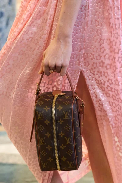 Look 3